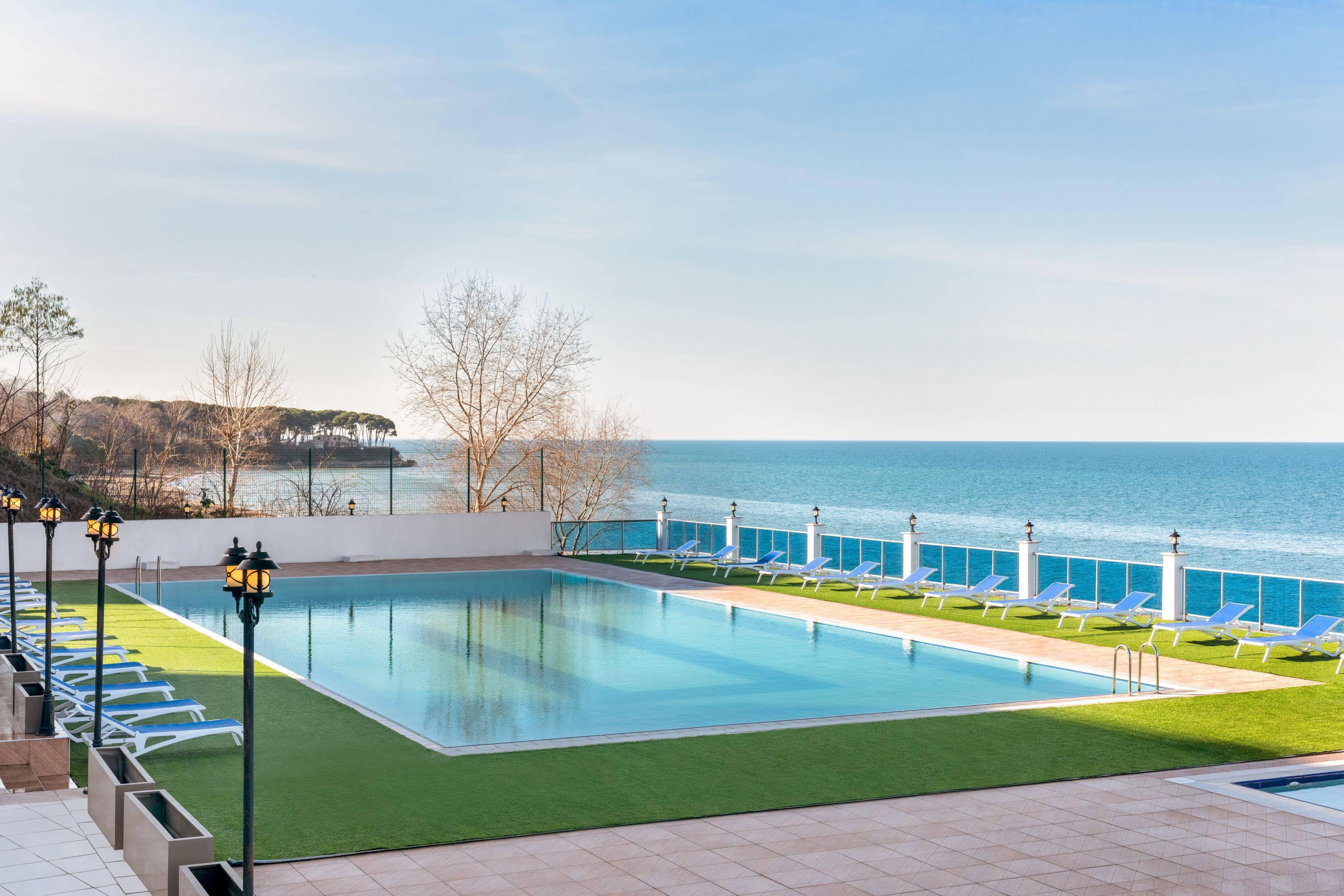 Ramada Resort By Wyndham Unye Luaran gambar