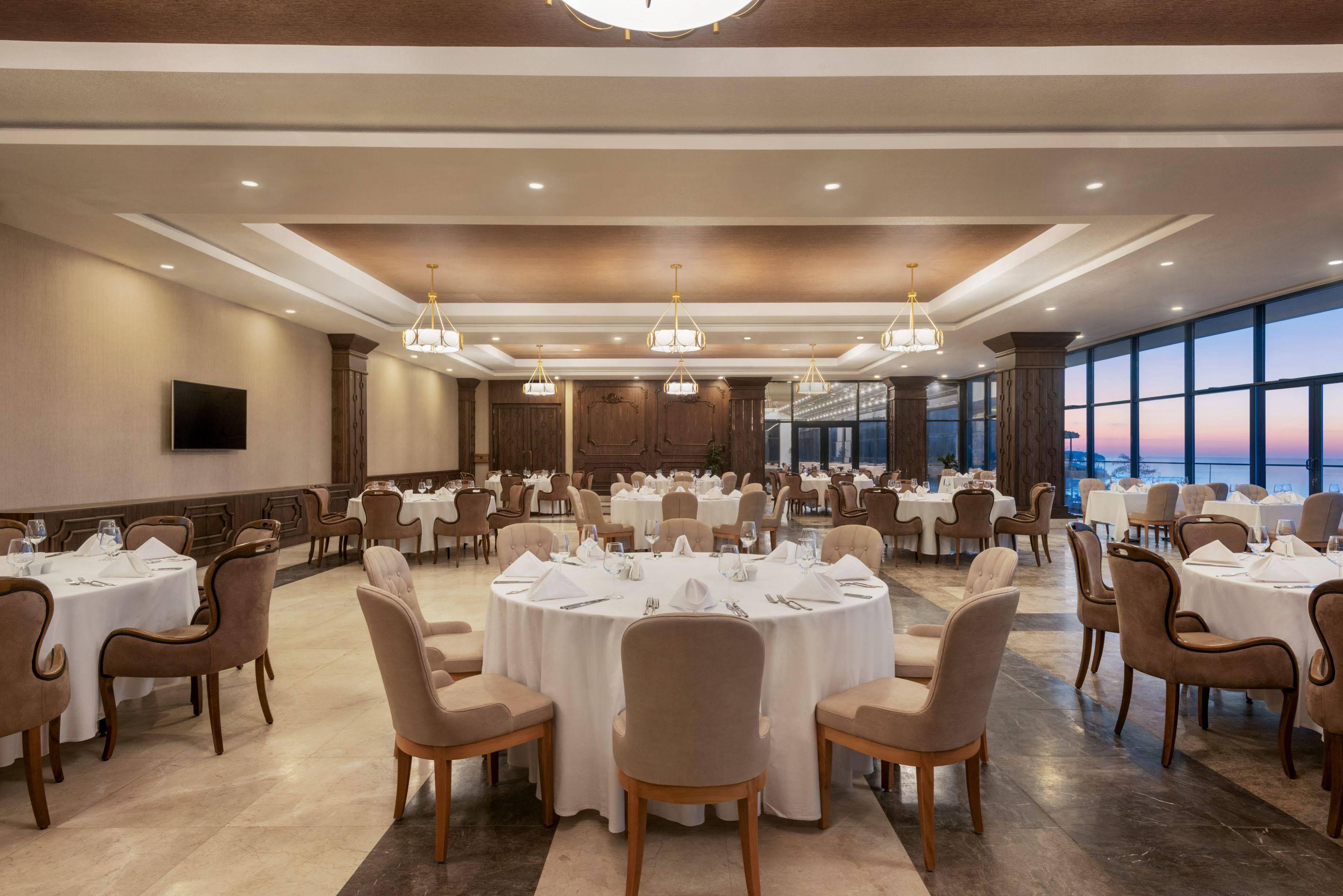 Ramada Resort By Wyndham Unye Luaran gambar